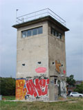 Grenzwachturm Park Schlesischer Busch Denkmal Berliner Mauer